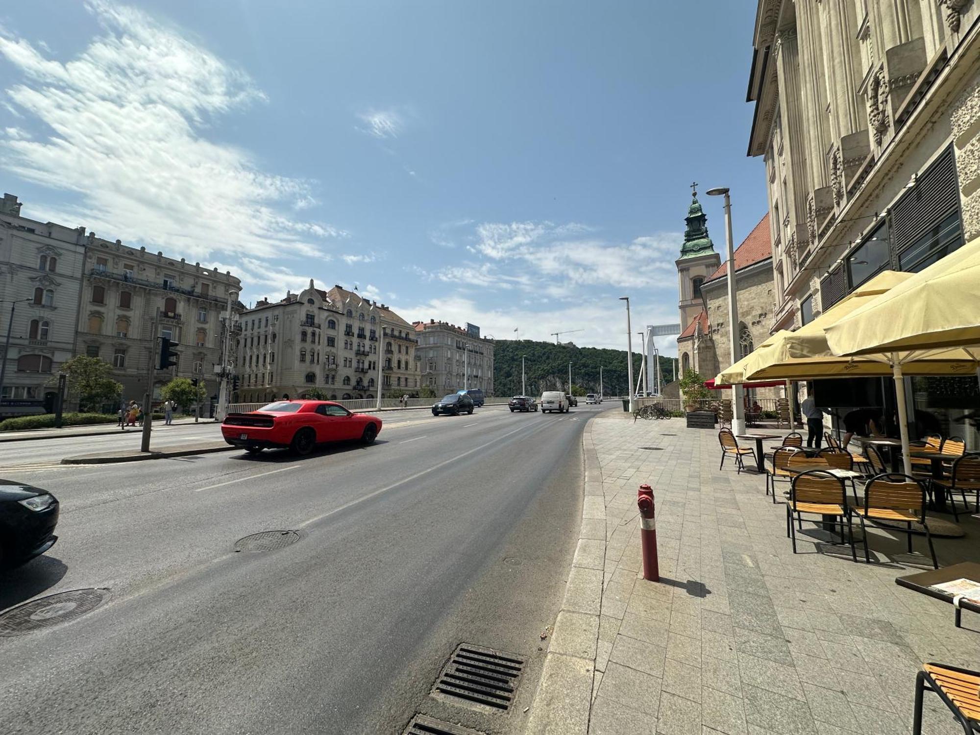 Bright Apartment In The Most Beautiful Street Of Budapest Vaci Street, Fashion Street Boedapest Buitenkant foto